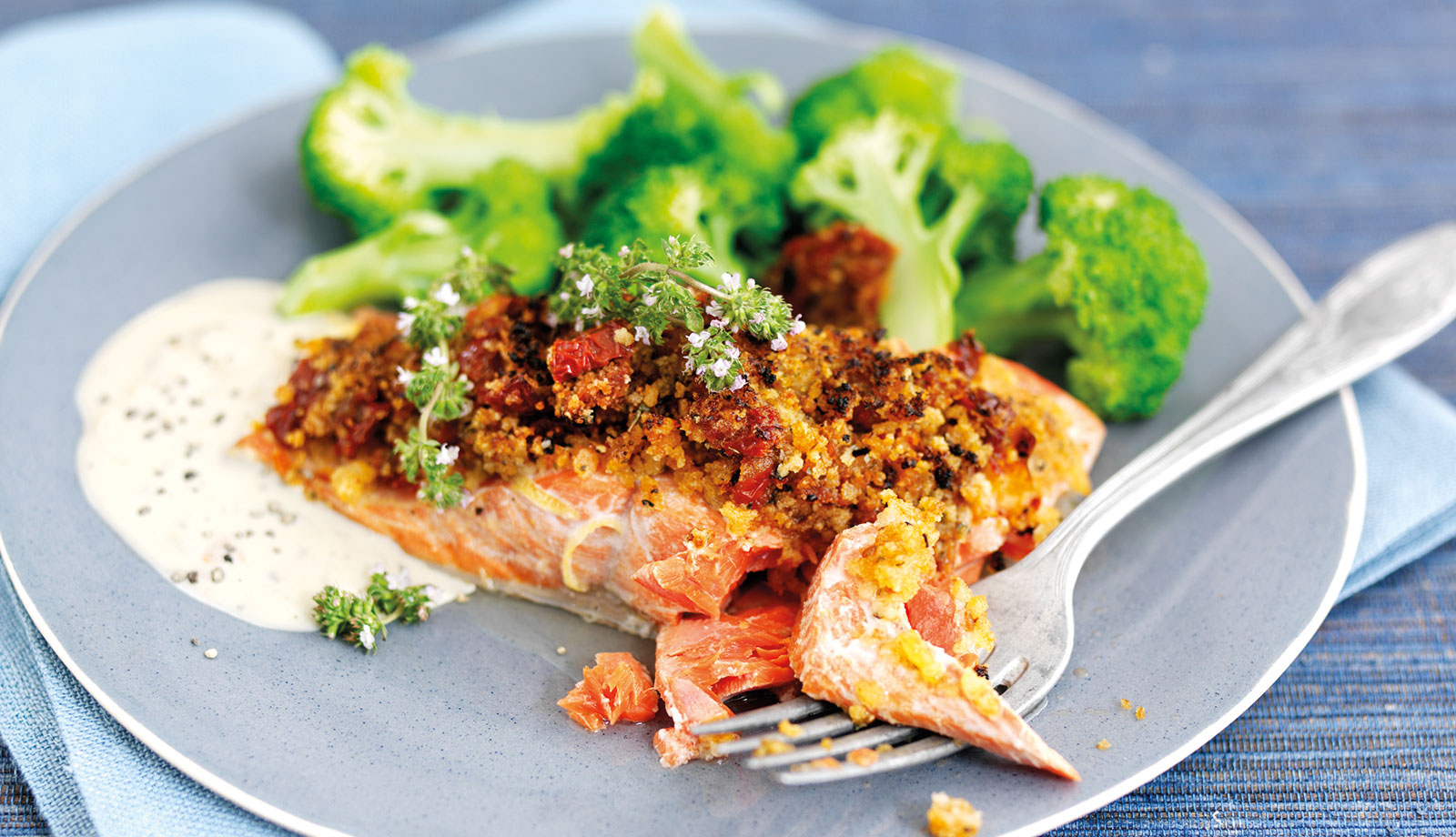Alaska Salmon Fillets with Sun-Dried Tomato and Oregano Crust
