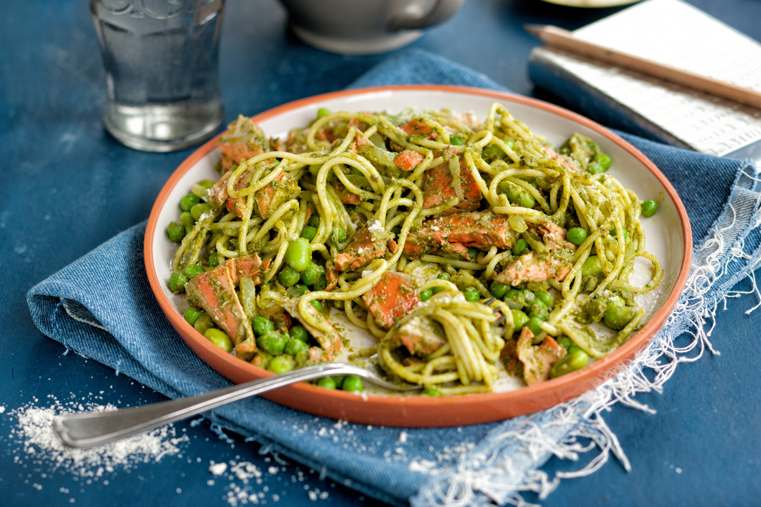 Green Spaghetti with Alaska Salmon, Peas and Pesto